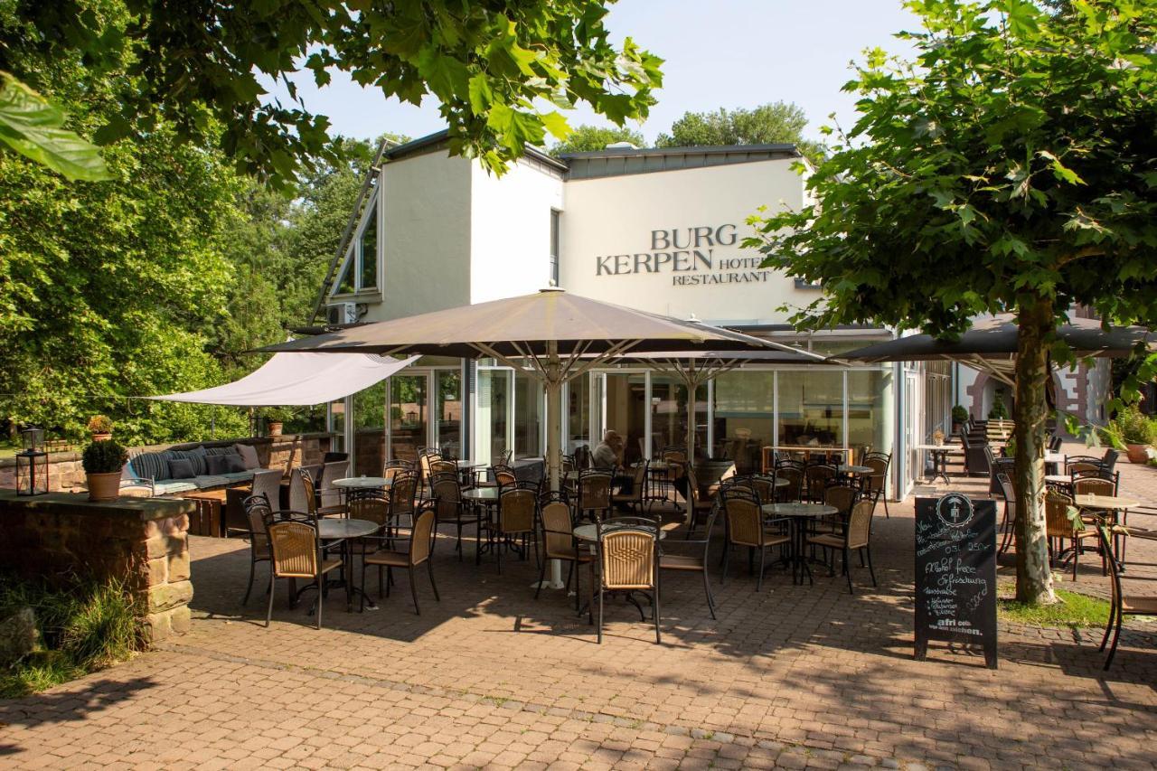 Hotel Burg Kerpen Illingen  Екстер'єр фото