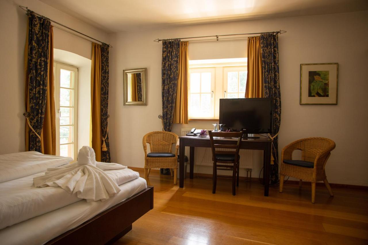 Hotel Burg Kerpen Illingen  Екстер'єр фото